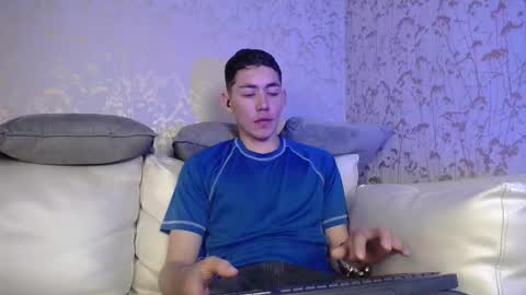 Loganfoster  online show from November 25, 9:35 pm