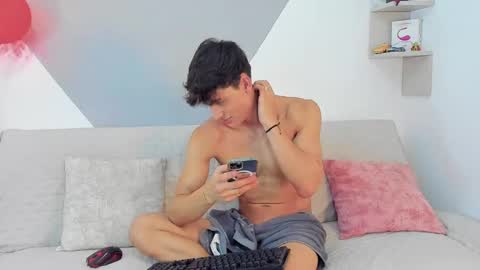 loganoficialx online show from March 3, 1:23 pm