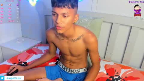 Snapshot of loistwink_1 chatting on October 12, 5:22 am LOUIS online show from October 12, 5:22 am