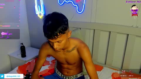 Snapshot of loistwink_1 chatting on October 10, 7:47 am LOUIS online show from October 10, 7:47 am
