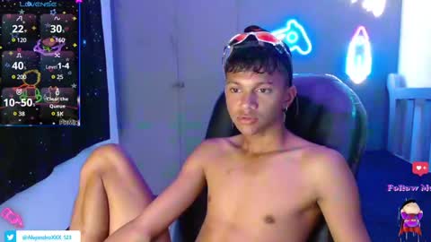 Snapshot of loistwink_1 chatting on February 24, 3:55 am LOUIS online show from February 24, 3:55 am