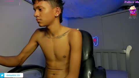 Snapshot of loistwink_1 chatting on September 21, 3:54 am LOUIS online show from September 21, 3:54 am