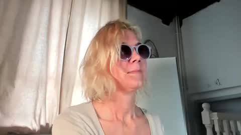 lola_belgium online show from September 17, 11:46 am