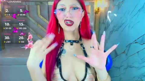Snapshot of lola_bonnie_r chatting on October 20, 7:41 pm Lola online show from October 20, 7:41 pm