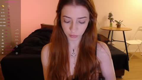 Snapshot of lola_dinky chatting on October 26, 9:25 pm Lola online show from October 26, 9:25 pm