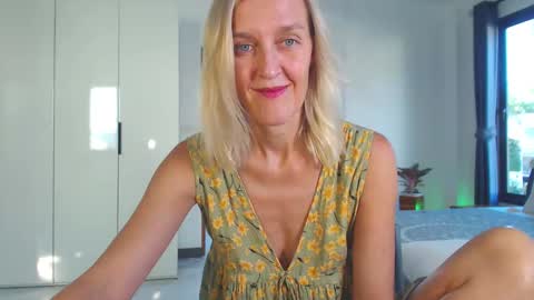 Lola online show from January 13, 9:39 am