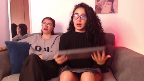 lolaandcamille online show from March 3, 7:28 pm