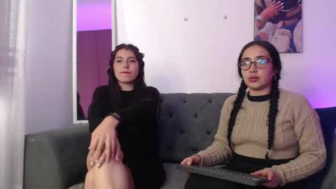 lolaandcamille online show from March 6, 7:21 pm