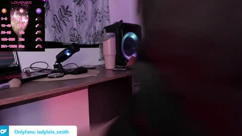 lolaasmith_21 online show from January 26, 12:58 am