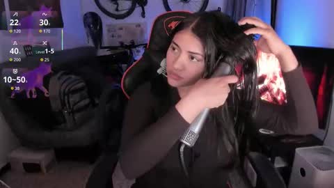 lolaasmith_21 online show from February 26, 7:39 pm