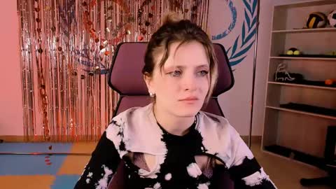 Snapshot of lolaasmus chatting on February 27, 11:28 am I consider myself the god Loki but life just calls me LOL online show from February 27, 11:28 am