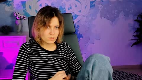 Snapshot of lolaasmus chatting on January 31, 11:13 am I consider myself the god Loki but life just calls me LOL online show from January 31, 11:13 am