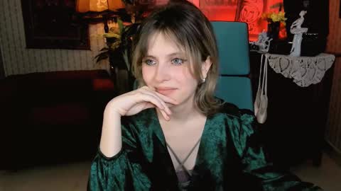 Snapshot of lolaasmus chatting on February 26, 4:49 pm I consider myself the god Loki but life just calls me LOL online show from February 26, 4:49 pm