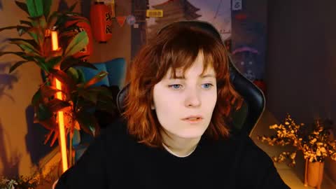 Snapshot of lolaasmus chatting on March 10, 9:01 am I consider myself the god Loki but life just calls me LOL online show from March 10, 9:01 am