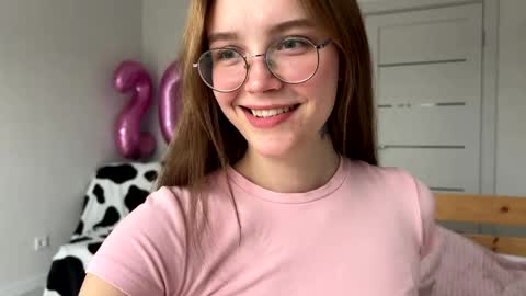 lolaatate online show from March 31, 5:52 am