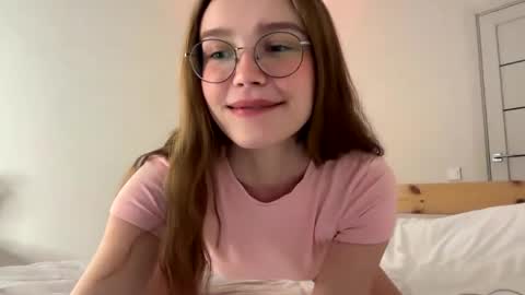 lolaatate online show from March 15, 1:54 am