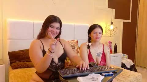 LolabANDSalome online show from March 5, 8:29 pm