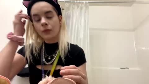 Lola Lixx online show from January 12, 12:39 am