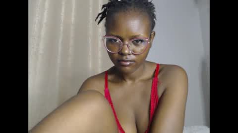 lolamia7 online show from March 9, 5:01 am