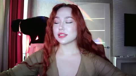 Snapshot of lolamint_ chatting on October 3, 11:40 am Lola online show from October 3, 11:40 am
