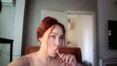 Snapshot of lolamint_ chatting on September 22, 12:09 pm Lola online show from September 22, 12:09 pm