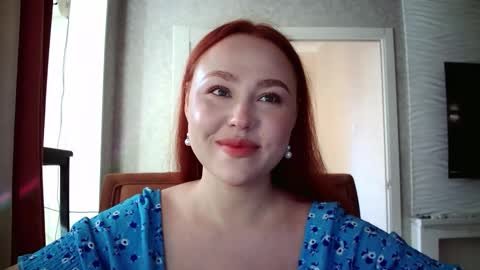Snapshot of lolamint_ chatting on October 11, 10:53 am Lola online show from October 11, 10:53 am