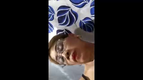 Snapshot of lolamommie chatting on March 12, 11:53 am tey online show from March 12, 11:53 am