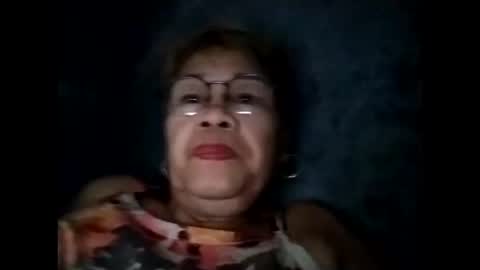 Snapshot of lolamommie chatting on October 8, 8:42 am tey online show from October 8, 8:42 am