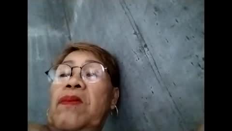 Snapshot of lolamommie chatting on October 2, 7:29 am tey online show from October 2, 7:29 am