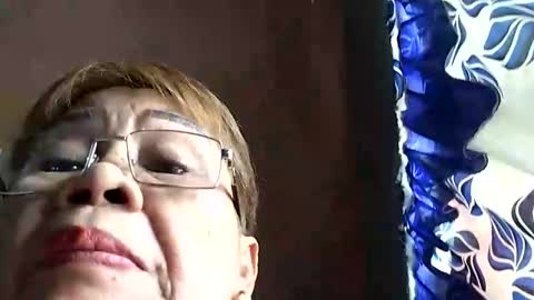 Snapshot of lolamommie chatting on March 6, 5:46 am tey online show from March 6, 5:46 am