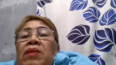Snapshot of lolamommie chatting on March 12, 9:45 pm tey online show from March 12, 9:45 pm