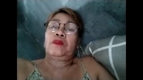 Snapshot of lolamommie chatting on September 21, 7:56 am tey online show from September 21, 7:56 am