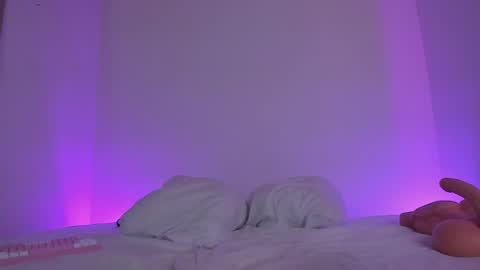 Lola online show from February 18, 1:54 am