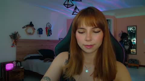 Snapshot of lolaverse chatting on September 22, 7:18 pm Lola doll online show from September 22, 7:18 pm