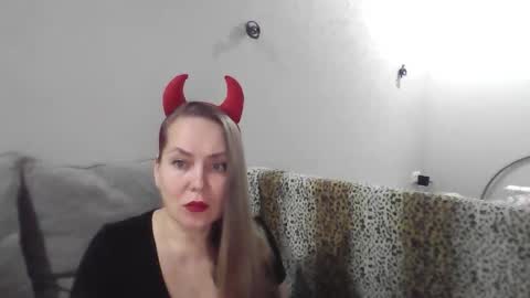 Lolawhite8 online show from March 17, 3:55 am