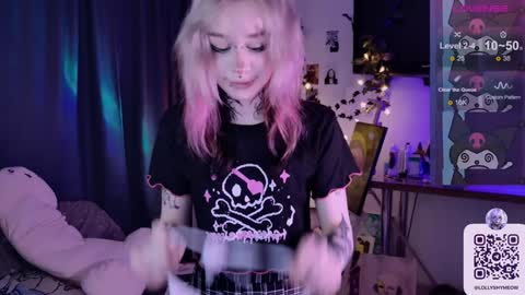 Lolly   online show from December 5, 11:56 pm