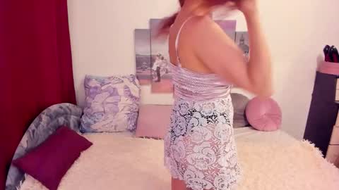 LoloMercier online show from February 1, 9:34 pm