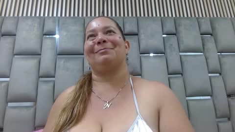 Snapshot of loly47 chatting on September 19, 5:27 pm loly47 online show from September 19, 5:27 pm