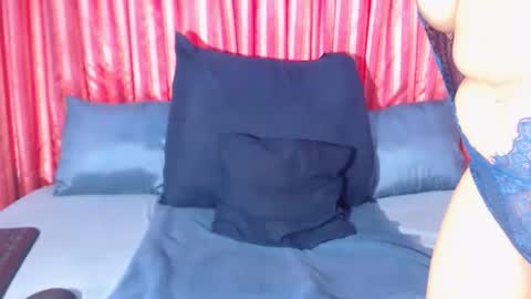 londylicious34 online show from November 15, 9:33 am