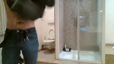 Robin online show from January 2, 1:40 pm