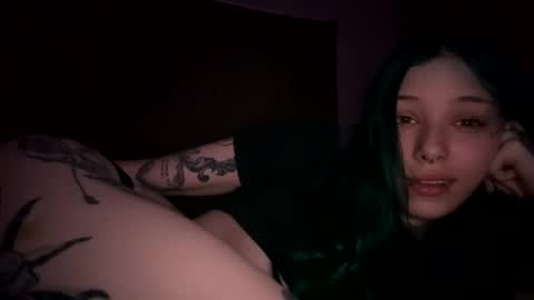 lookingforlona online show from December 19, 2:56 pm