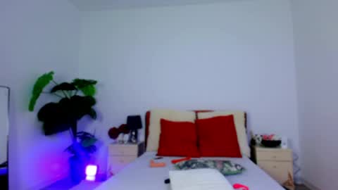  Annie online show from April 15, 7:58 pm