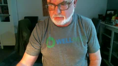 loop102 online show from September 21, 3:21 am