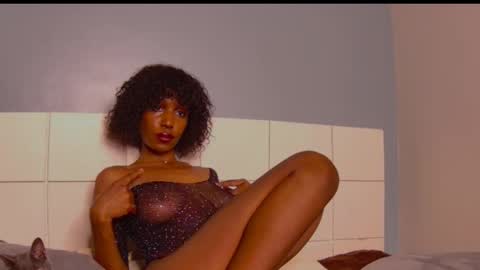 Snapshot of loraforreal chatting on September 10, 10:55 pm Blackcat online show from September 10, 10:55 pm
