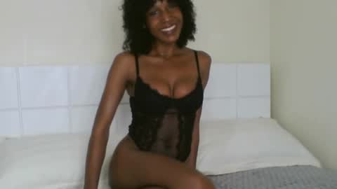 Snapshot of loraforreal chatting on January 8, 4:34 am Blackcat online show from January 8, 4:34 am