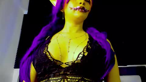 Lore Depp online show from October 20, 3:44 am