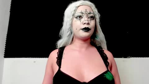 Lore Depp online show from April 3, 4:30 am