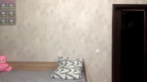 Olivia online show from December 3, 2:18 pm