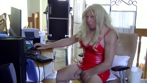 lorelea online show from April 23, 1:35 pm