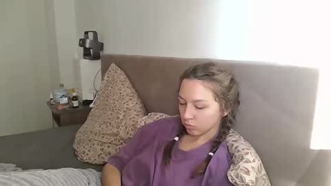 Snapshot of lorelea_cute chatting on September 30, 12:04 pm Lorelea cute online show from September 30, 12:04 pm
